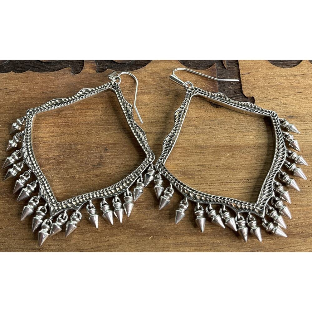 Retired Kendra Scott Geometric Silver Tone Dangle Lacy Fringe Earrings
